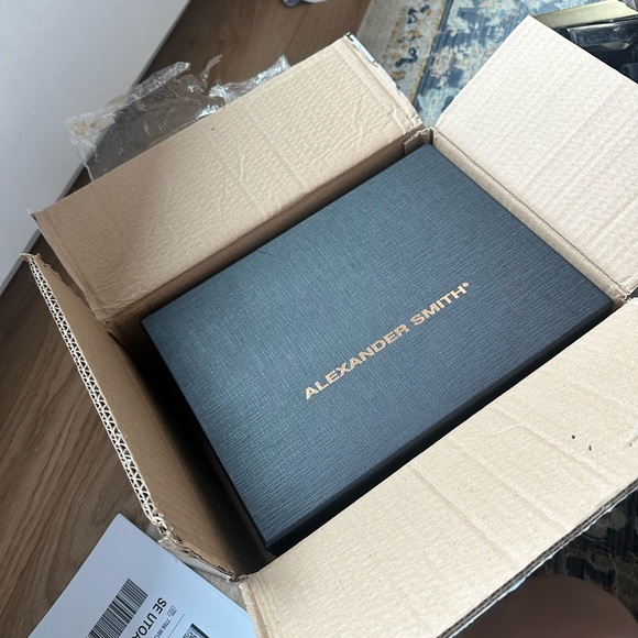 Alexander Smith Marble white gold shoe size 35, never worn, still in box - Picture 5 of 5